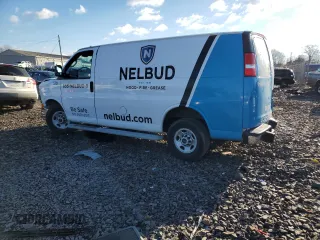 2021 GMC Savana Cargo Van with VIN 1GTW7AFP1M1255353, listed as a Copart auction lot 84943464 with 41,315 mi miles and Salvage Title. Bid and sale history available at carsss.com. Image 2.