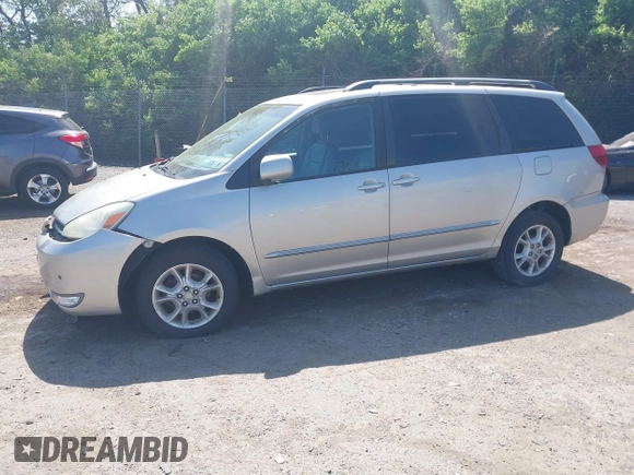 2004 Toyota Sienna XLE with VIN 5TDBA22C64S025481, listed as a IAAI auction lot 42140330 with 167,124 mi miles. Bid and sale history available at carsss.com. Image 2.