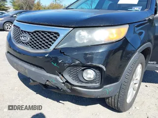 2011 Kia Sorento EX with VIN 5XYKUDA26BG001235, listed as a IAAI auction lot 41754357 with 131,321 mi miles. Bid and sale history available at carsss.com. Image 6.