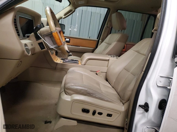 2009 Lincoln Navigator with VIN 5LMFU28579LJ01826, listed as a Copart auction lot 88434765 with 221,624 mi miles and Salvage Title. Bid and sale history available at carsss.com. Image 7.