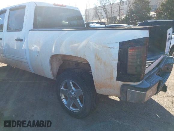 2013 Chevrolet Silverado 2500HD LT with VIN 1GC1CXCG6DF199703, listed as a IAAI auction lot 41287141 with 1 mi miles. Bid and sale history available at carsss.com. Image 3.