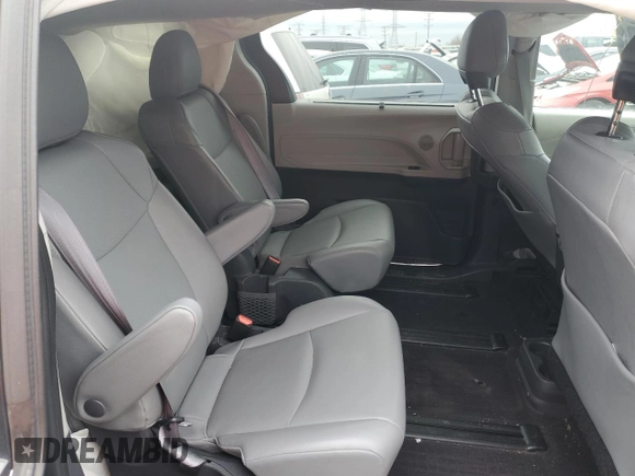 2021 Toyota Sienna XLE with VIN 5TDYSKFC7MS021036, listed as a Copart auction lot 43466965 with 0 mi miles and Salvage Title. Bid and sale history available at carsss.com. Image 11.