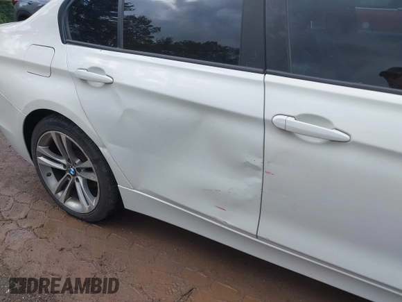 2014 BMW 3 Series 328d xDrive with VIN WBA3D5C58EF147223, listed as a IAAI auction lot 42317182 with 155,208 mi miles and . Bid and sale history available at DreamBid. Image 6.
