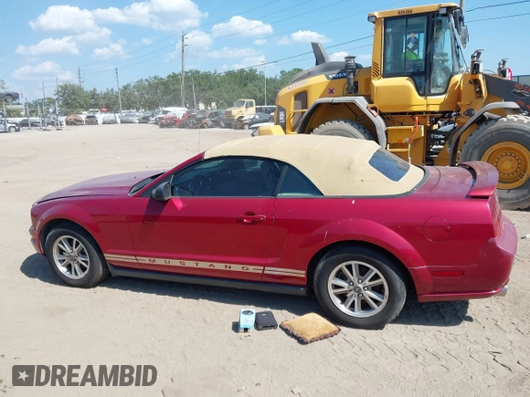 2005 Ford Mustang Deluxe z VIN 1ZVFT84N455183240, wystawiony jako IAAI lot #42142157 z przebiegiem Nie podano mil oraz . Historia ofert i sprzedaży dostępna na DreamBid. Obrazek 14.