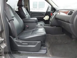2007 GMC Yukon XL SLT with VIN 1GKFK16367J222143, listed as a IAAI auction lot 41676370 with 211,565 mi miles. Bid and sale history available at carsss.com. Image 5.