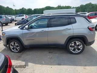 2021 Jeep Compass Limited z VIN 3C4NJDCB1MT506372, wystawiony jako IAAI lot #42485424 z przebiegiem 58 317 mil mil oraz . Historia ofert i sprzedaży dostępna na DreamBid. Obrazek 14.