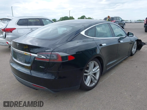2016 Tesla Model S 90D с VIN 5YJSA1E27GF129855, выставлен на аукционе IAAI как лот 42282536 с пробегом 92 050 миль миль и . История ставок и продаж доступна на DreamBid. Изображение 4.