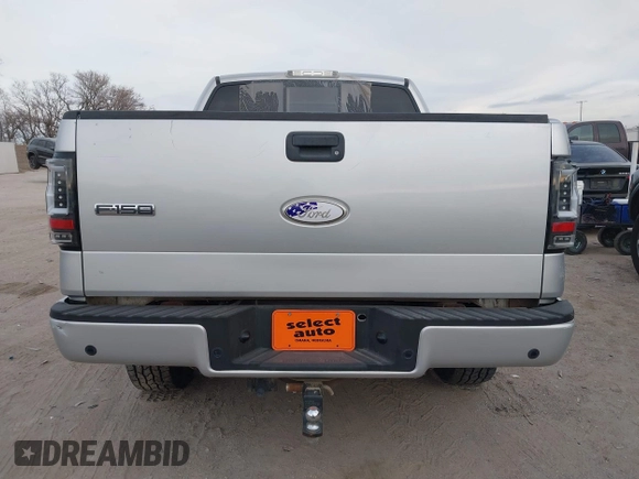 2006 Ford F-150 XLT with VIN 1FTPW14536FA32620, listed as a IAAI auction lot 40954768 with 194,303 mi miles. Bid and sale history available at carsss.com. Image 17.