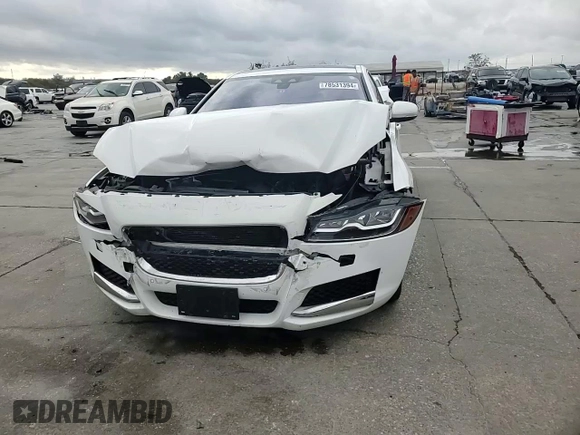 2016 Jaguar XF 35t Prestige with VIN SAJBK4BV3GCY15743, listed as a Copart auction lot 78531394 with 83,791 mi miles and Salvage Title. Bid and sale history available at carsss.com. Image 13.