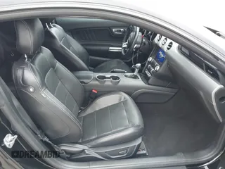 2021 Ford Mustang GT z VIN 1FA6P8CF2M5149691, wystawiony jako IAAI lot #41937878 z przebiegiem 57 865 mil mil oraz . Historia ofert i sprzedaży dostępna na DreamBid. Obrazek 5.