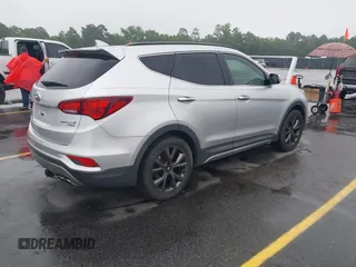 2017 Hyundai Santa Fe Ultimate z VIN 5XYZW4LA3HG472104, wystawiony jako IAAI lot #42352652 z przebiegiem 114 205 mil mil oraz . Historia ofert i sprzedaży dostępna na DreamBid. Obrazek 4.