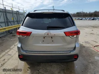 2017 Toyota Highlander XLE with VIN 5TDJZRFH2HS484001, listed as a Copart auction lot 49494205 with 0 mi miles and Non Repairable. Bid and sale history available at carsss.com. Image 6.