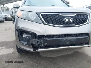 2013 Kia Sorento SX z VIN 5XYKW4A23DG400942, wystawiony jako IAAI lot #42185267 z przebiegiem 162 209 mil mil oraz . Historia ofert i sprzedaży dostępna na DreamBid. Obrazek 20.