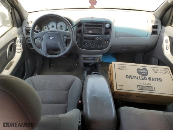 2002 Ford Escape XLT with VIN 1FMCU03152KC58829, listed as a Copart auction lot 61541644 with 0 mi miles and Clean Title. Bid and sale history available at carsss.com. Image 8.
