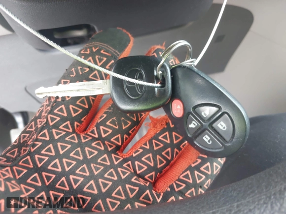 2018 Toyota Sienna LE Auto Access Seat with VIN 5TDKZ3DCXJS937540, listed as a IAAI auction lot 42126411 with 140,294 mi miles and . Bid and sale history available at DreamBid. Image 11.