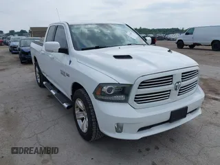 2013 Ram 1500 Sport с VIN 1C6RR7HT5DS540997, выставлен на аукционе IAAI как лот 42142831 с пробегом 135 632 миль миль и . История ставок и продаж доступна на DreamBid. Изображение 1.