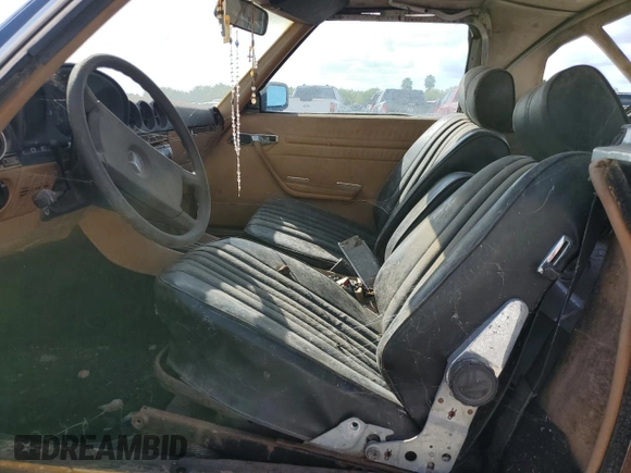 1982 Mercedes-Benz 380 SL z VIN WDBBA45A0CB015197, wystawiony jako Copart lot #77005124 z przebiegiem 96 588 mil mil oraz Czysty tytuł • Clean title. Historia ofert i sprzedaży dostępna na DreamBid. Obrazek 7.