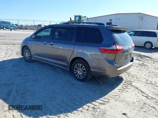 2018 Toyota Sienna XLE Auto Access Seat with VIN 5TDYZ3DC4JS958698, listed as a IAAI auction lot 41815340 with 164,903 mi miles. Bid and sale history available at carsss.com. Image 3.