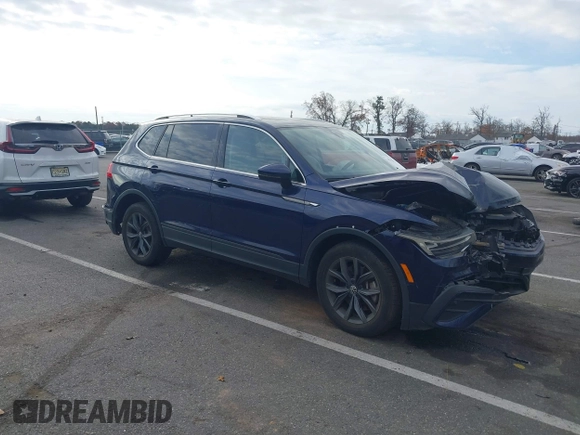 2023 Volkswagen Tiguan SE z VIN 3VVMB7AX3PM006867, wystawiony jako IAAI lot #40793976 z przebiegiem 29 648 mil mil oraz . Historia ofert i sprzedaży dostępna na DreamBid. Obrazek 1.