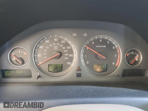 2005 Volvo V70 z VIN YV1SW592352519705, wystawiony jako Copart lot #81327574 z przebiegiem 87 708 mil mil oraz Szkoda całkowita • Salvage title. Historia ofert i sprzedaży dostępna na DreamBid. Obrazek 9.