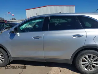 2019 Kia Sorento LX with VIN 5XYPG4A36KG579616, listed as a IAAI auction lot 41472626 with 110,078 mi miles. Bid and sale history available at carsss.com. Image 15.
