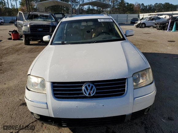 2003 Volkswagen Passat GLS with VIN WVWVD63B43E323839, listed as a Copart auction lot 81100434 with 164,795 mi miles and Salvage Title. Bid and sale history available at carsss.com. Image 5.