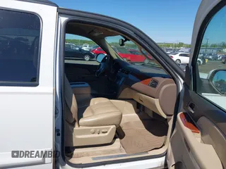 2007 GMC Yukon SLT with VIN 1GKFK13007R319995, listed as a IAAI auction lot 42142010 with 248,723 mi miles. Bid and sale history available at carsss.com. Image 5.