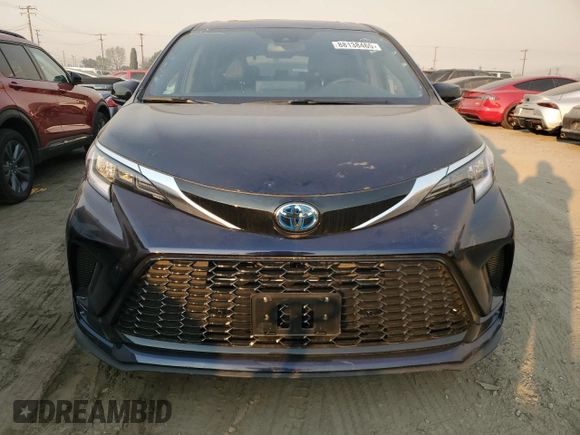 2024 Toyota Sienna LE with VIN 5TDCSKFC8RS146435, listed as a Copart auction lot 88138465 with 2,594 mi miles and Salvage Title. Bid and sale history available at carsss.com. Image 5.