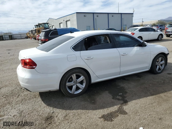 2013 Volkswagen Passat SE with VIN 1VWBP7A35DC016573, listed as a Copart auction lot 47495015 with 137,450 mi miles and Salvage Title. Bid and sale history available at carsss.com. Image 3.