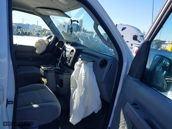 2012 Ford Econoline Wagon XL with VIN 1FBSS3BLXCDA01332, listed as a IAAI auction lot 38521947 with 1 mi miles. Bid and sale history available at carsss.com. Image 5.