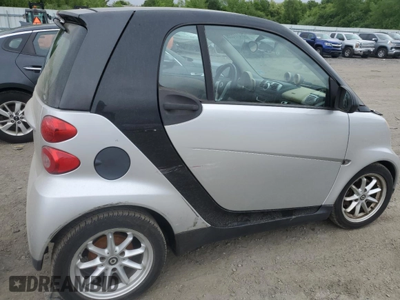 2008 Smart fortwo Pure z VIN WMEEJ31XX8K195221, wystawiony jako Copart lot #57217555 z przebiegiem 54 525 mil mil oraz Tytuł czysty. Historia ofert i sprzedaży dostępna na DreamBid. Obrazek 10.