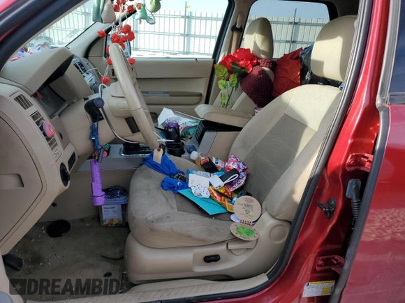 2008 Ford Escape XLT with VIN 1FMCU03198KB05556, listed as a Copart auction lot 42531975 with 105,277 mi miles and Salvage title. Bid and sale history available at DreamBid. Image 7.