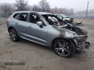 2018 Volvo XC60 Momentum with VIN LYV102RK8JB121710, listed as a Copart auction lot 84376034 with Not Provided miles and Salvage Title. Bid and sale history available at carsss.com. Image 4.