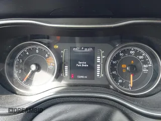 2019 Jeep Cherokee Latitude Plus with VIN 1C4PJLLB4KD403310, listed as a IAAI auction lot 41691832 with 72,398 mi miles. Bid and sale history available at carsss.com. Image 7.