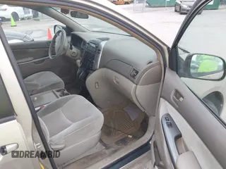 2006 Toyota Sienna CE with VIN 5TDZA23C16S528271, listed as a IAAI auction lot 42067489 with 212,777 mi miles. Bid and sale history available at carsss.com. Image 5.