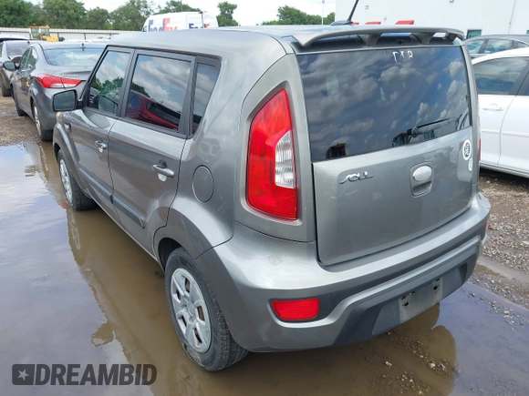 2013 Kia Soul with VIN KNDJT2A51D7622685, listed as a IAAI auction lot 42114664 with 96,453 mi miles. Bid and sale history available at carsss.com. Image 3.