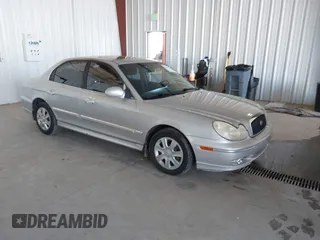 2002 Hyundai Sonata GLS with VIN KMHWF35H32A643718, listed as a IAAI auction lot 41668672 with 174,782 mi miles. Bid and sale history available at carsss.com. Image 1.