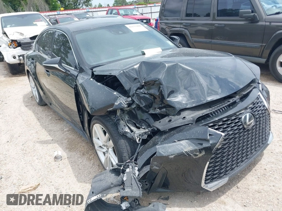 2021 Lexus IS 300 z VIN JTHAA1D24M5114934, wystawiony jako IAAI lot #42133400 z przebiegiem 37 396 mil mil oraz . Historia ofert i sprzedaży dostępna na DreamBid. Obrazek 1.