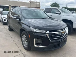 2022 Chevrolet Traverse LT Cloth z VIN 1GNERGKW6NJ153965, wystawiony jako IAAI lot #42256393 z przebiegiem 81 836 mil mil oraz . Historia ofert i sprzedaży dostępna na DreamBid. Obrazek 1.