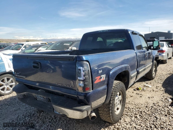 2000 Chevrolet Silverado 1500 LS with VIN 1GCEK19T6YE210393, listed as a Copart auction lot 50194685 with 186,035 mi miles and Salvage Title. Bid and sale history available at carsss.com. Image 3.