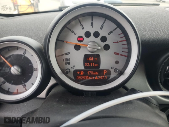2010 MINI Convertible with VIN WMWMR3C52ATU98506, listed as a Copart auction lot 47706195 with 92,804 mi miles and Clean Title. Bid and sale history available at DreamBid. Image 9.