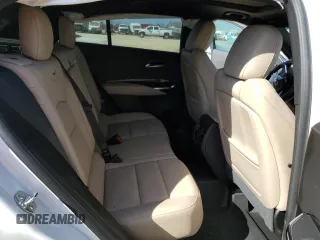 2024 Cadillac XT4 FWD Premium Luxury z VIN 1GYFZCR44RF239840, wystawiony jako Copart lot #48870445 z przebiegiem 5 276 mil mil oraz Szkoda całkowita • Salvage title. Historia ofert i sprzedaży dostępna na DreamBid. Obrazek 10.