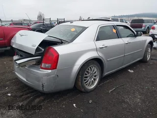2006 Chrysler 300 Touring with VIN 2C3KK53G36H417291, listed as a IAAI auction lot 41031790 with Not Provided miles and . Bid and sale history available at carsss.com. Image 4.