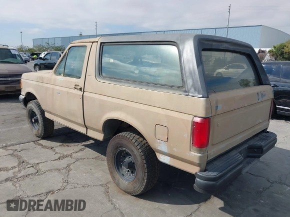 1988 Ford Bronco Eddie Bauer with VIN 1FMEU15N3JLA98943, listed as a IAAI auction lot 42771847 with 41,662 mi miles and . Bid and sale history available at DreamBid. Image 3.