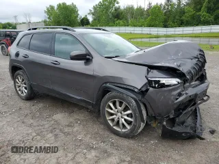 2018 Jeep Cherokee Latitude Tech Connect with VIN 1C4PJMCX8JD588624, listed as a Copart auction lot 59873355 with 108,896 mi miles and Salvage title. Bid and sale history available at DreamBid. Image 4.