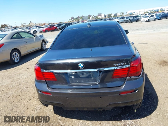2015 BMW 7 Series 750i с VIN WBAYA8C59FD825698, выставлен на аукционе IAAI как лот 42009098 с пробегом 71 639 миль миль и . История ставок и продаж доступна на DreamBid. Изображение 15.