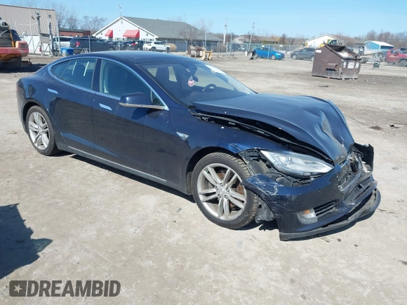 2015 Tesla Model S 85D with VIN 5YJSA1H25FFP70562, listed as a IAAI auction lot 41787957 with 177,688 mi miles. Bid and sale history available at carsss.com. Image 1.