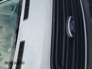 2019 Ford Transit z VIN 1FTYE1YM9KKA69150, wystawiony jako IAAI lot #42723249 z przebiegiem 226 890 mil mil oraz . Historia ofert i sprzedaży dostępna na DreamBid. Obrazek 26.