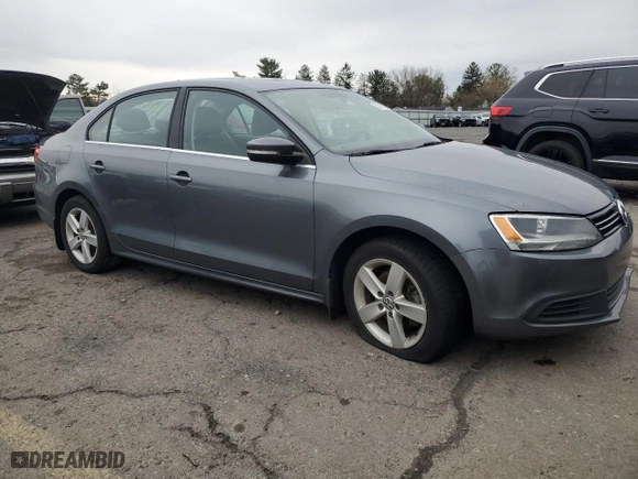 2014 Volkswagen Jetta Sedan TDI with VIN 3VWLL7AJ0EM404406, listed as a Copart auction lot 52916815 with 153,183 mi miles and Clean Title. Bid and sale history available at carsss.com. Image 4.