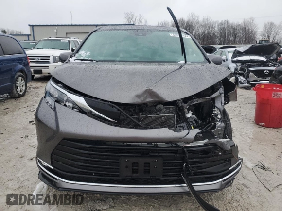 2024 Toyota Sienna XLE with VIN 5TDYSKFC8RS150152, listed as a Copart auction lot 86604424 with 22,485 mi miles and Salvage Title. Bid and sale history available at DreamBid. Image 5.